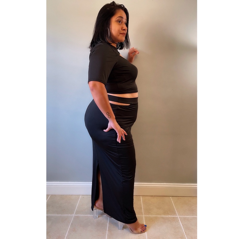 Cut-Out Crop Top & Skirt "Confident" Set: Plus Size